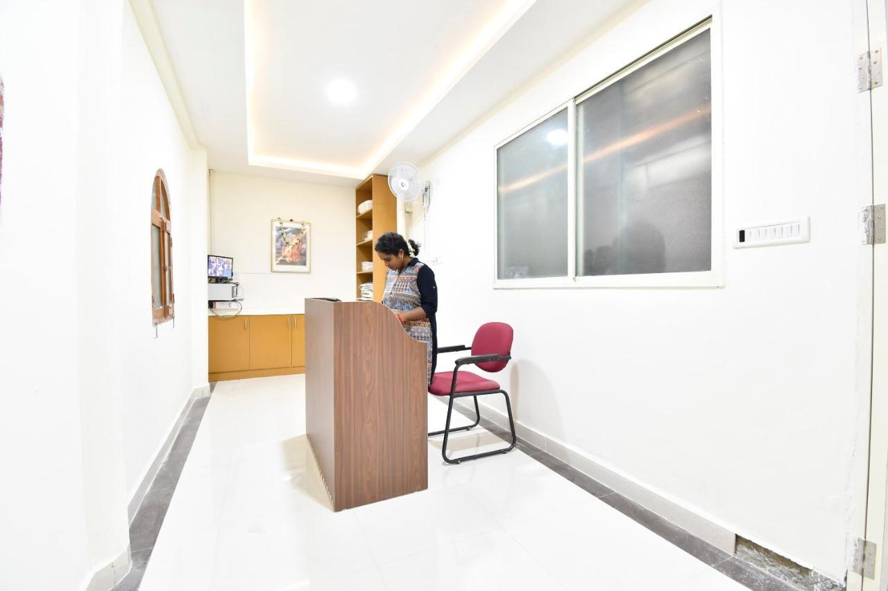 Oyo 44065斯里奎师那尼拉亚酒店 班加罗尔 外观 照片