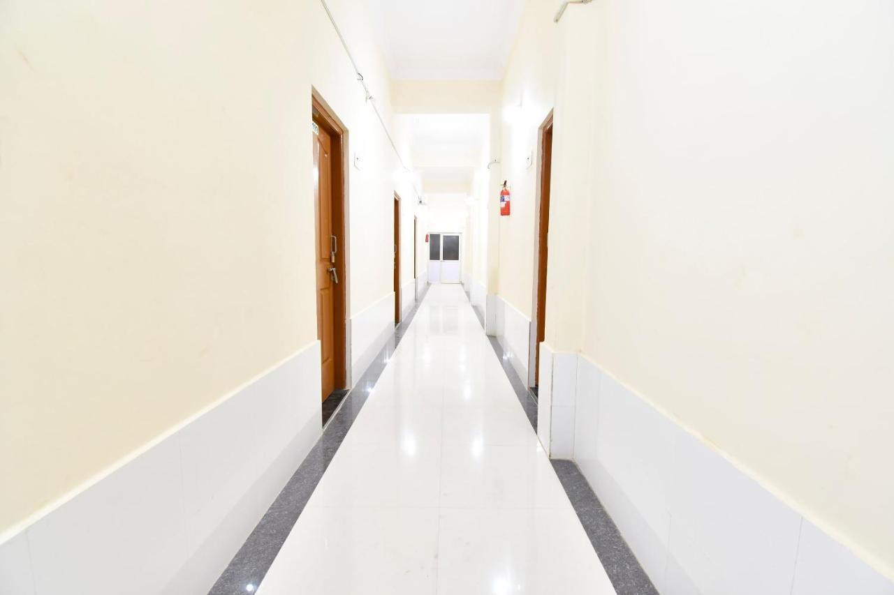 Oyo 44065斯里奎师那尼拉亚酒店 班加罗尔 外观 照片